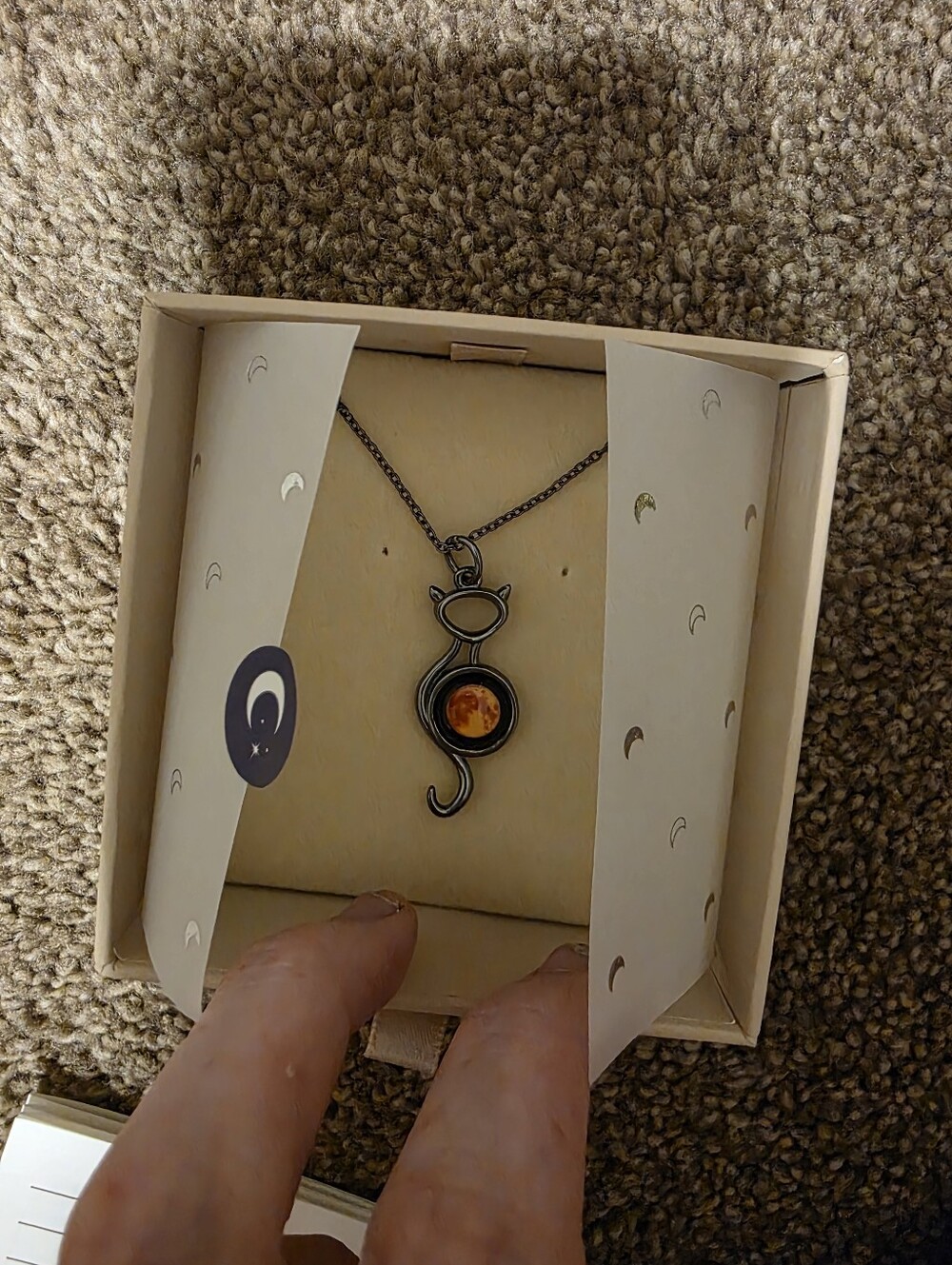 Moonglow Beautiful Cat Necklace New In Box - Picture 5 of 9